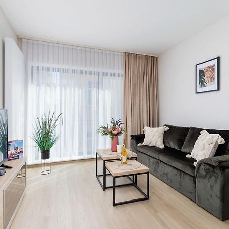 Modern Studios With Air Conditioning In Downtown Krakow By Noclegi Renters Ngoại thất bức ảnh
