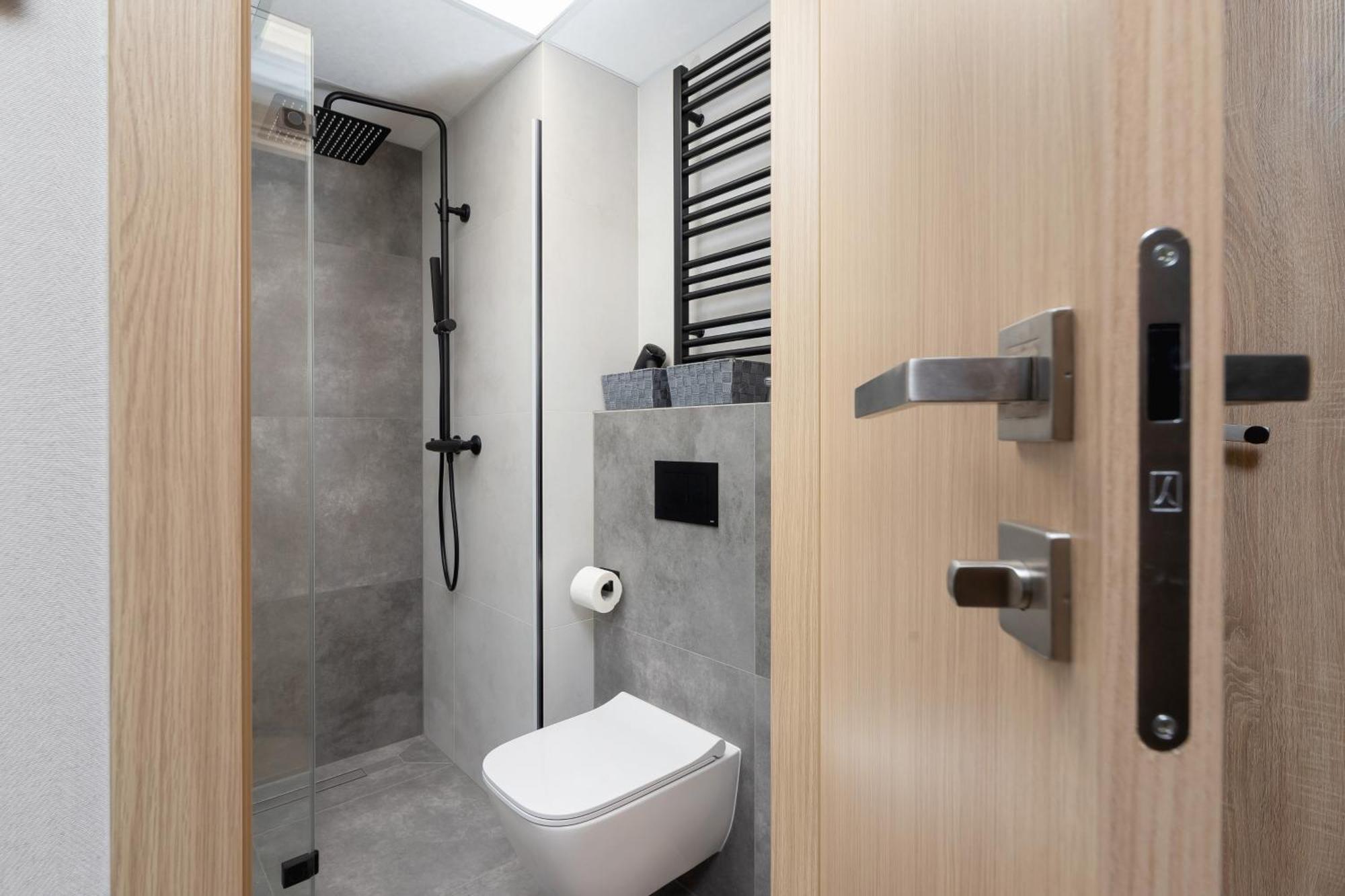 Modern Studios With Air Conditioning In Downtown Krakow By Noclegi Renters Ngoại thất bức ảnh