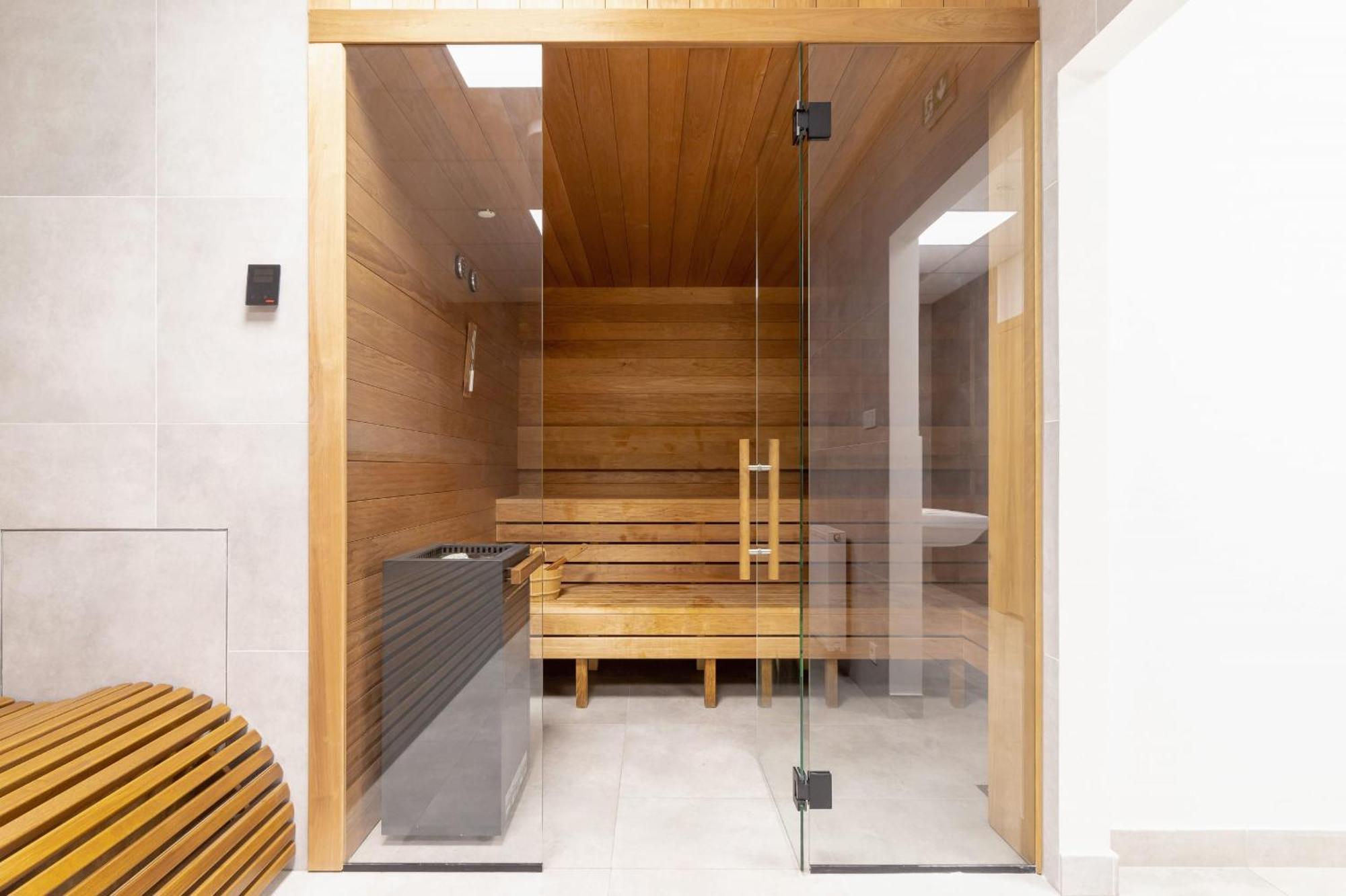 Modern Studios With Air Conditioning In Downtown Krakow By Noclegi Renters Ngoại thất bức ảnh